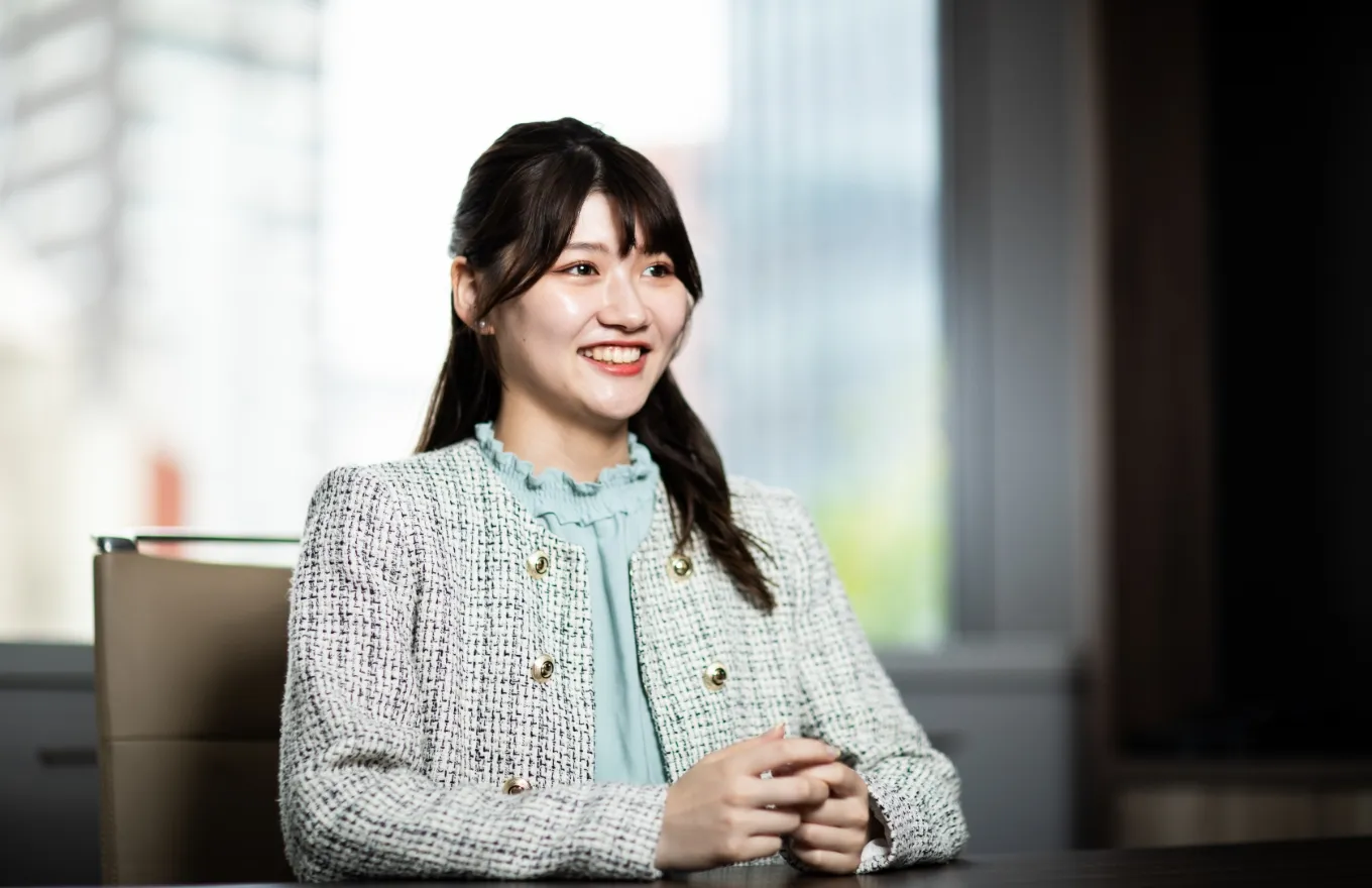 セールス&マーケティング事業部 営業 小松さんインタビューの様子(1)