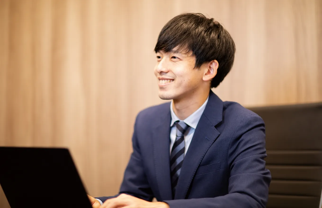 二瓶さん　インタビューの様子（1）