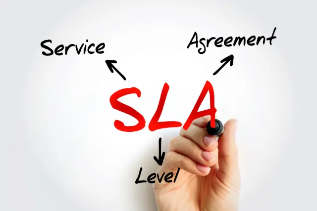 オンサイト保守の委託先選び:「契約形態×SLA」5つのチェックポイント